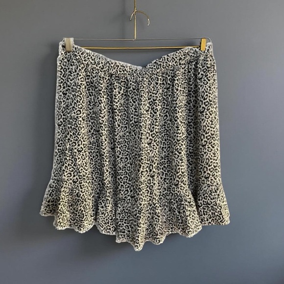 American Eagle flowy mini skirt with Animal print skit Large - Picture 3 of 9
